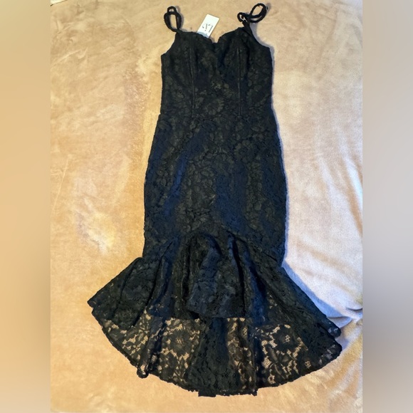 Black dress - Picture 6 of 7